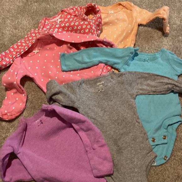 6 carters onesie newborn long sleeve bodysuits with handcuffs - Picture 2 of 2